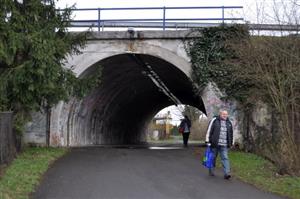 Již brzy se začne průchod ze sídliště Sever k Tescu rekonstruovat. Tak zvaná Myší díra se dočká opravy v rámci rekonstrukce povrchů krajských silnic.
FOTO: DAVID MACHÁČEK