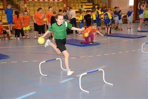 Součástí školního turnaje v miniházené byly také dovednostní disciplíny, ve kterých školáci prokazovali svou obratnost i míčovou techniku.
FOTO: DAVID MACHÁČEK