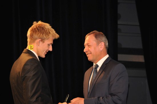 Odchovanec kopřivnického plavání David Kunčar, účastník mistrovství Evropy i světa, byl na vyhlašování sportovců města oceněn v kategorii sportovní hvězda.
FOTO: KRISTINA ČABLOVÁ