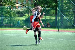 O víkendu se odehrály další zápasy Oblastního přeboru v malém fotbalu. Na fotce bojují o míč hráči mužstev Perun Kopřivnice a SG Palermo.
FOTO: KRISTINA ČABLOVÁ