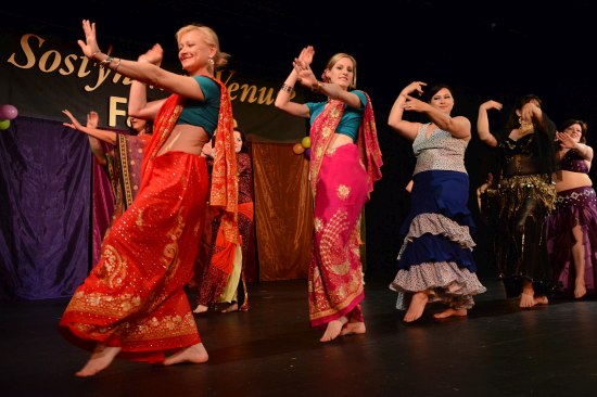 Pořádající skupina Farridah v rámci festivalu Šostýnská Venuše předvedla divákům nejrůznější žánry orientálního tance.
FOTO: DAVID MACHÁČEK