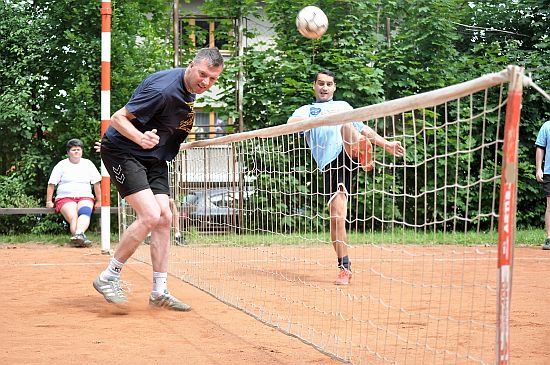 Na třetím ročníku nohejbalového turnaje Bell Canto Open 2015 hrálo celkem 20 týmů složených nejen z mužů, ale zúčastnily se také čtyři ženy.
FOTO: KRISTINA ČABLOVÁ
