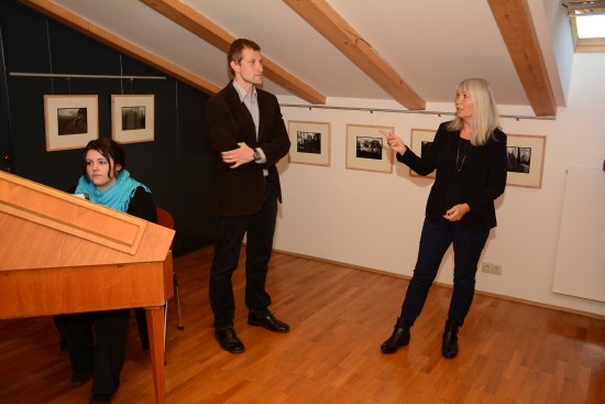 Galeristka Jana Reichová otevřela v Kopřivnici výstavu fotografií svého zesnulého muže Jana Reicha. Část jeho rozsáhlého fotografického cyklu Bohemia bude v Lašském muzeu k vidění do 29. listopadu.
FOTO: DAVID MACHÁČEK