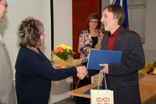 Knihkupec Oldřich Rys převzal 2. listopadu cenu Spokojený zákazník Moravskoslezského kraje. Na toto ocenění knihkupectví Pohoda nominovali sami jeho zákazníci.
FOTO: DAVID MACHÁČEK