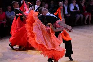 Kulturní dům minulou sobotu pořádal již devětačtyřicátý ročník taneční soutěže Tatra. Vyprodaný velký sál přihlížel klání víc jak tří desítek tanečních párů z celé České republiky i ze Slovenska. 
FOTO: DAVID MACHÁČEK