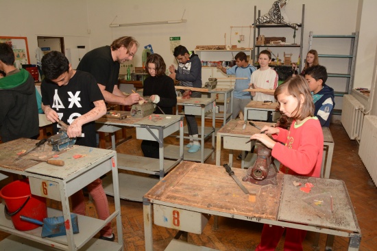 Na Základní škole Floriána Bayera má pracovní vyučování velkou dotaci vyučovacích hodin. Podle kantorů patří hodiny v dílnách k těm nejoblíbenějším.
FOTO: DAVID MACHÁČEK