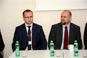 Nastupující generální ředitel Martin Bednarz (vlevo) vystřídal 1. prosince ve funkci krizového manažera Petra Karáska.
FOTO: DAVID MACHÁČEK