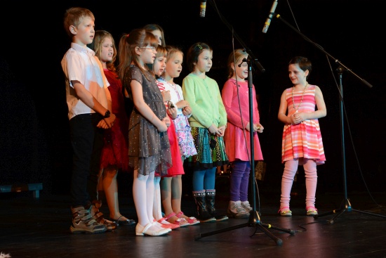 Mezi 160 účinkujícími v programu Vánoce pro Karolínku byly také děti ze sboru Cvrčci ZUŠ MIS music.
FOTO: DAVID MACHÁČEK