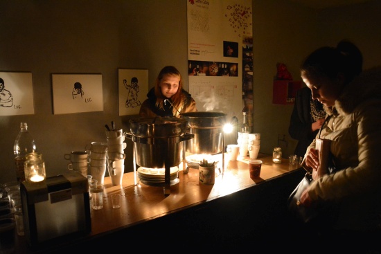 V rámci letošního happeningu Lucie (Světlo) se příznivci sdružení Purpura mohli poprvé podívat do částečně zrekonstruovaných prostor budoucí galerie a kavárny Galaxie.       
FOTO: DAVID MACHÁČEK