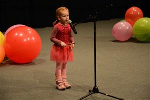 Ti úplně nejmenší zpěváci z Kopřivnice se minulou středu utkali v soutěži MiniKoprstar. Tu vůbec poprvé hostil kinosál kulturního domu.
FOTO: DAVID MACHÁČEK