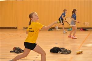 Petra Benišová z BK Kopřivnice se ve dvouhře i čtyřhře dívek dostala na domácím turnaji do druhého kola, v mixu však první utkání prohrála.
FOTO: KRISTINA ČABLOVÁ