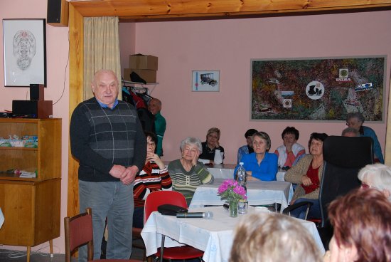 Rostislav Zeman v rámci nové akce v klubu seniorů vyprávěl dvě hodiny nejen o svém rodu, životě Volyňských Čechů na Ukrajině, ale i o svém vlastním životě.
FOTO: DANA HOĎÁKOVÁ