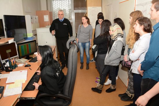 Týdenní program prvního setkání v rámci mezinárodního projektu O našem městě chceme rozhodovat s vámi začal návštěvou radnice včetně služebny MP.
FOTO: D. MACHÁČEK