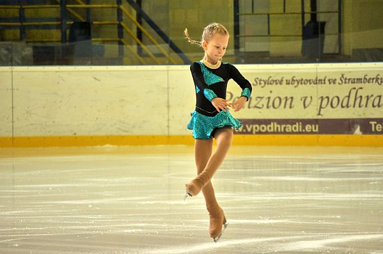 Valerii Markové (FSC Kopřivnice) se tento skok podařil a v kategorii mladších nováčků dívek skončila na Malé ceně města Kopřivnice druhá.
FOTO: KRISTINA ČABLOVÁ
