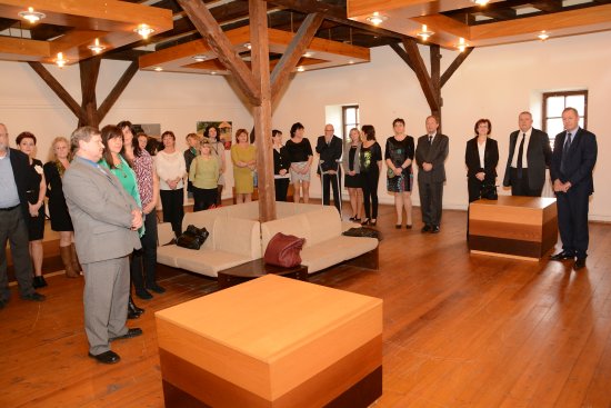 Čtyřiadvacet oceněných pedagogů a ředitele místních škol letos radnice pozvala k tradičnímu ceremoniálu do prostor Muzea Fojtství.
FOTO: DAVID MACHÁČEK