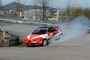 Devadesát osm posádek odstartovalo v sobotu dopoledne do 35. ročníku Valašské rally. Hned dvě rychlostní zkoušky se za velkého zájmu diváků jely v areálu zkušebního polygonu Tatra Trucks.
FOTO: DAVID MACHÁČEK