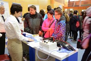 Přehlídka Řemeslo má zlaté dno prezentovala nabídku technických oborů i uplatnění ve firmách zhruba tisícovce školáků z celého novojičínského okresu. 
FOTO: DAVID MACHÁČEK