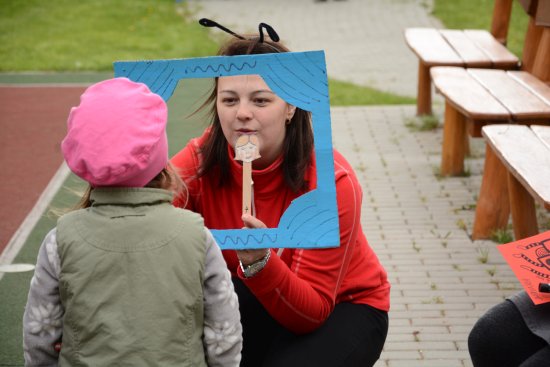 Logopedické asistentky v kostýmech Berušek dávaly dětem zábavné úkoly, jejichž cílem bylo zlepšení výslovnosti.
FOTO: DAVID MACHÁČEK