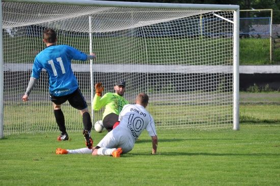 Miroslav Košárek (č. 11) právě střílí druhou branku Kopřivnice poté, co předvedl nádherné sólo téměř od půlky hřiště.
FOTO: KRISTINA ČABLOVÁ