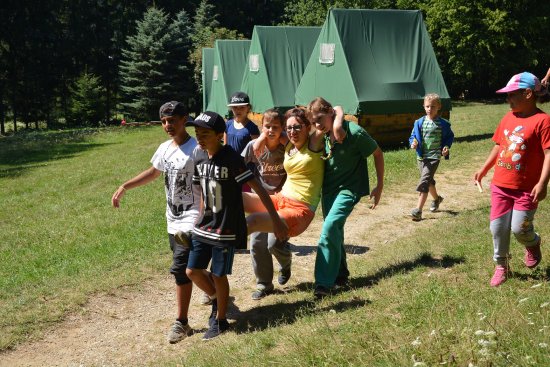 Účastníci letního tábora Klubu Kamarád strávili dva prázdninové týdny při programu připraveném uprostřed chřibských lesů.
FOTO: DAVID MACHÁČEK
