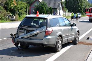 Dopravní nehoda na frekventované silnici na ulici Čs. armády omezila 2. srpna odpoledne provoz. Po srážce tří vozidel došlo k požáru jednoho z automobilů a nehoda si vyžádala také zranění.
FOTO: KRISTINA ČABLOVÁ