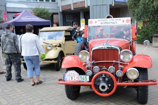 Oblíbenou atrakcí kopřivnické poutě jsou nedělní projížďky historickými tatrovkami. Letos budou vyjíždět z prostoru před obřadní síní od 9 do 17 hodin.
FOTO: DAVID MACHÁČEK