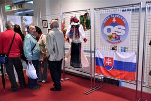 Výstava mapující dosavadní činnost krajanského spolku oslavila desáté výročí fungování Obce Slovákov v Kopřivnici.
FOTO: DAVID MACHÁČEK