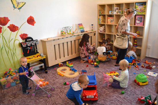 Přesně před týdnem zahájilo provoz nové Rodinné centrum, které bude nabízet služby nejen matkám, ale i nejmenším dětem.
FOTO: DAVID MACHÁČEK