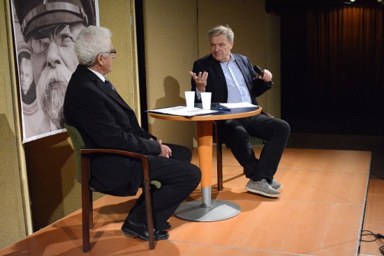 Někdejší diplomat a politik Martin Palouš si pozornost publika vysloužil nejen tím, že byl novou tváří diskuzního setkání, ale i svým zamyšlením.
FOTO: DAVID MACHÁČEK