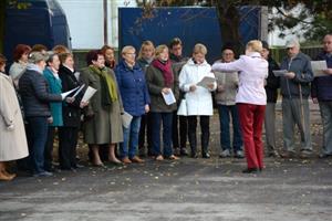 Součástí krátké oslavy dne republiky u pomníku T. G. M. bylo tradičně i vystoupení Pěveckého sdružení Kopřivnice.
FOTO: DAVID MACHÁČEK