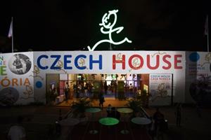 Neonová postavička běžícího Emila Zátopka, která v době olympiády zdobila český dům v Riu, by měla natrvalo zakotvit v Kopřivnici.
FOTO: VISIT.RIO