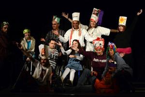 Bratislavské Divadlo Bez domova odehrálo na půdě Katolického domu svou autorskou koláž Kuca Paca.
FOTO: DAVID MACHÁČEK