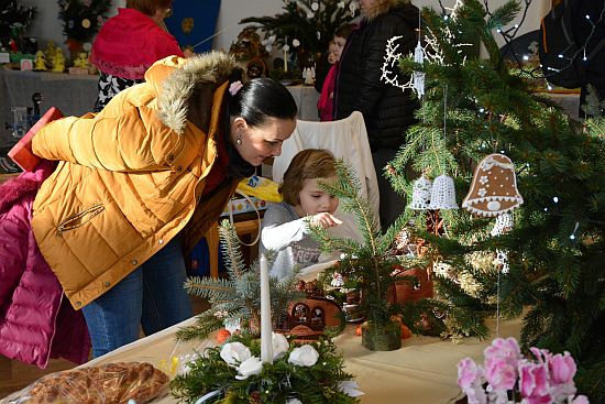 Tradiční výstava betlémů v Katolickém domě trvala čtyři dny. Během této doby si na ni našly cestu stovky Kopřivničanů. 
FOTO: DAVID MACHÁČEK
