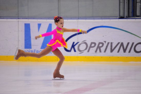 Ellen Hanzelková (FSC Kopřivnice) se s každým závodem sezony zlepšovala a na Malé ceně Kopřivnice zvítězila v kategorii nováčci mladší dívky.
FOTO: KRISTINA ČABLOVÁ