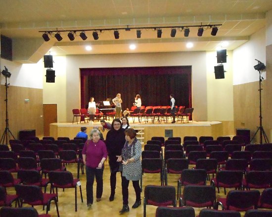 Hosté z Kopřivnice si prohlédli mimo jiné i Základní uměleckou školu v Bánovcích, jejíž studenti a pedagogové pro ně připravili krátký workshop.
FOTO: ZDENĚK BABINEC