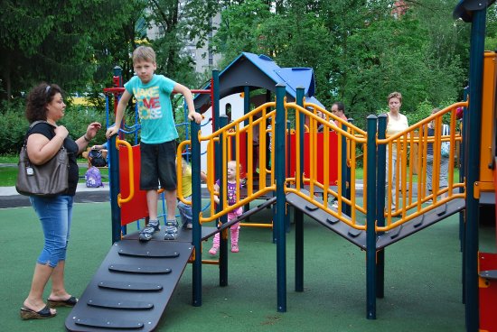 Zahrady sedmi mateřských škol se v tento týden po zimní přestávce otevřely pro veřejnost. Rodiče s dětmi je mohou navštěvovat v době od 16 do 19 hodin.
FOTO: DANA HOĎÁKOVÁ