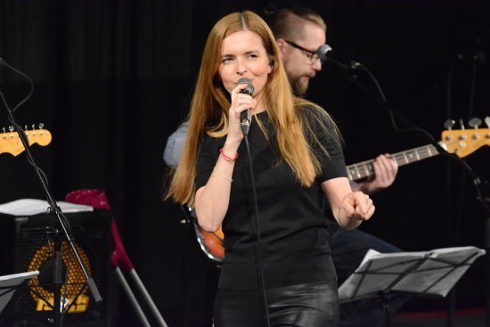 Zpěvačka Lenka Nová představila při svém koncertě v kulturním domě své aktuální sólové album Čtyřicítka.
FOTO: DAVID MACHÁČEK