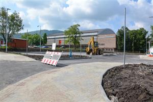 Nově vybudované parkoviště vedle polikliniky zahájí provoz v pondělí 12. června. Předtím na něm proběhne slavnostní otevření s programem pro veřejnost.
FOTO: DANA HOĎÁKOVÁ