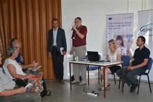 Na seminář ke kotlíkovým dotacím přišlo do zasedací místnosti radnice čtyřicet lidí nejen z Kopřivnice, ale i z celého správního území.
FOTO: DANA HOĎÁKOVÁ