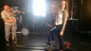 Natáčení záběrů pro připravovaný videoklip Lo Hrůzové a LoGarytmů proběhlo v červenci na půdě kopřivnického kulturního domu.
FOTO: JAN SZABÓ