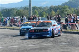 Jedním z bodů programu podzimní Tuning show na polygonu Tatry byla v sobotu divácky zajímavá soutěž v driftování.
FOTO: DAVID MACHÁČEK