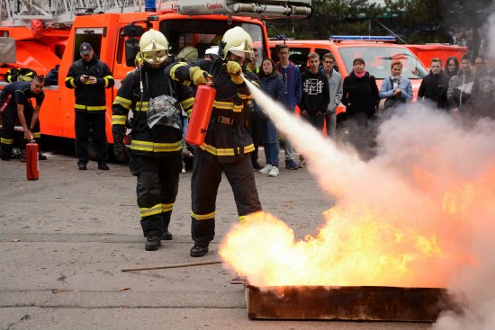 System.Linq.Enumerable+<TakeIterator>d__25`1[System.Char]