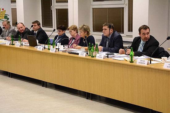 Kopřivnické zastupitelstvo se v tomto roce sešlo naposled. V minulém týdnu se rozhodovalo mimo jiné o podobě rozpočtu města na příští rok.
FOTO: DAVID MACHÁČEK
