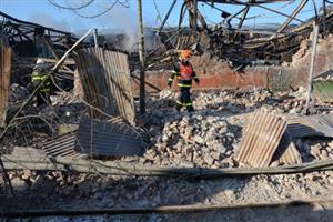 Nejnáročnějším zásahem loňského roku byla pro místní hasiče likvidace rozsáhlého požáru průmyslových hal nedaleko centra města.
FOTO: DAVID MACHÁČEK