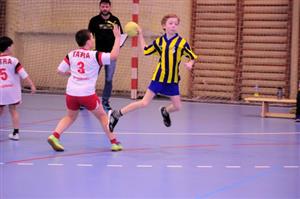 Ačkoliv se mezi sebou kluci dobře znají, ve vzájemném zápase kopřivnického áčka s béčkem si minižáci nedali nic zadarmo.
FOTO: KRISTINA ČABLOVÁ