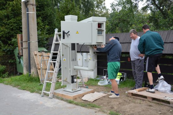 V posledním červnovém týdnu byl na ulici Záhumenní instalován nový radar, který snímá rychlost projíždějících vozidel v obou směrech. Až do konce července bude ve zkušebním provozu.
FOTO: DANA HOĎÁKOVÁ