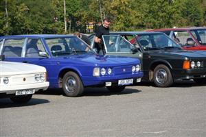 Členové Tatra klubu, sdružující majitele legendárních Tater 613, slavili v Kopřivnici výročí jeho založení. Sjelo se jich na sedmdesát.
FOTO: DAVID MACHÁČEK