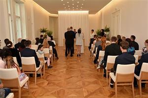 Interiér Ringhofferovy vily v závěru minulého týdne hostil první dvě svatby. Termíny na další obřady se rychle plní.
FOTO: DAVID MACHÁČEK
