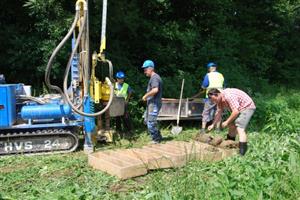 Podobně jako před lety v Lubině budou tentokrát specialisté pomocí vrtů zjišťovat složení někdejší skládky komplexní bytové výstavby.
ILUSTRAČNÍ FOTO: DANA HOĎÁKOVÁ