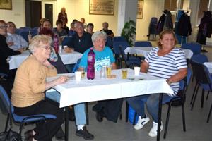 Před týdnem se senioři bavili při soutěžích, které prověřily jejich znalosti i kreativitu. Akce se konala v rámci projektu Aktivní senior.
FOTO: DANA HOĎÁKOVÁ